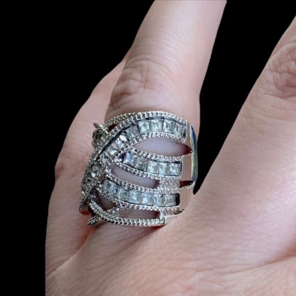 STERLING SILVER RING SIZE 6 - Picture 7 of 11